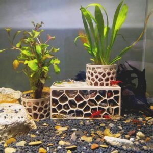 Porous Aquarium Shrimp Hideout with 2 Plant Cups, Multifunctional Fish Tank Breeding Shelter, Aquatic Plant Planter Bracket, Aquarium Landscape Decoration Accessories (Wood Color)